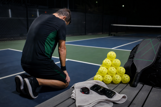 Court de pickleball de nuit, endurance et marathon en simple